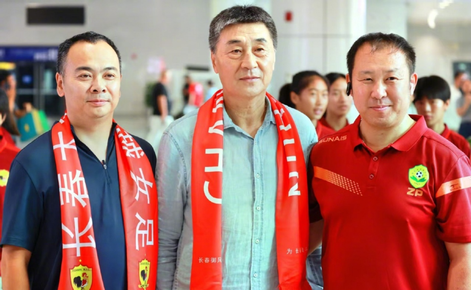 教练, 春女足 教练, 春女足