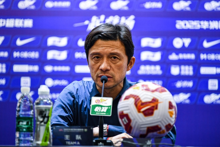 span, 岁草根足球, 年去世界杯 span, 岁草根足球, 年去世界杯