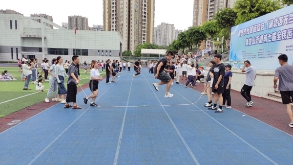 活动, 晚间时段进, 拔河 活动, 晚间时段进, 拔河